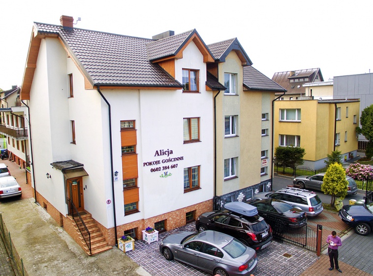 Pokoje gościnne ALICJA Pokoje gościnne Alicja. Widok od strony ulicy.?v=1.0