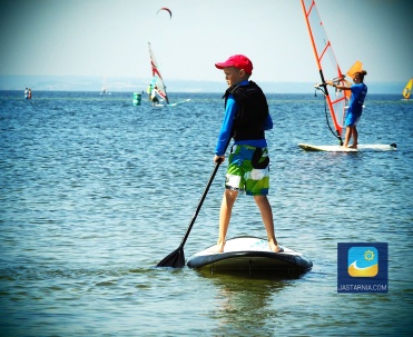 Stand Up Paddling - w skrócie SUP. To coraz bardziej popularny sport nad polskim morzem.